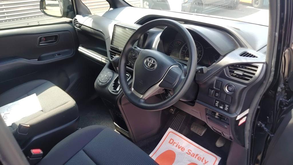 2018 Toyota Voxy 2.0VVTI 7 seat Low Mileage only 23K full